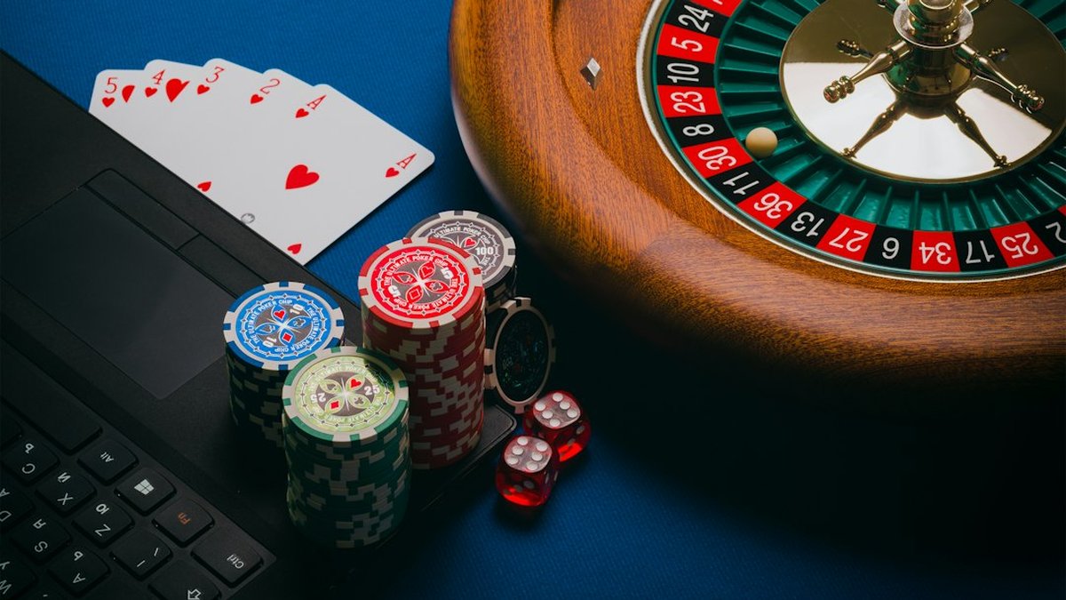 Is Caesars Palace's $10 No-Deposit Bonus Worth It